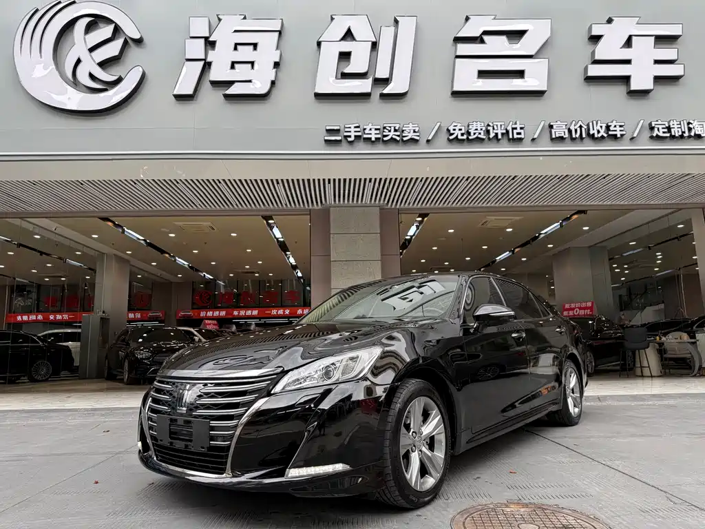 Toyota Crown 2016