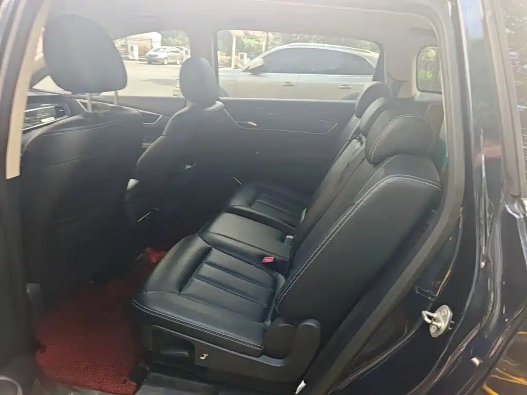 BYD MAX — миниатюра 18