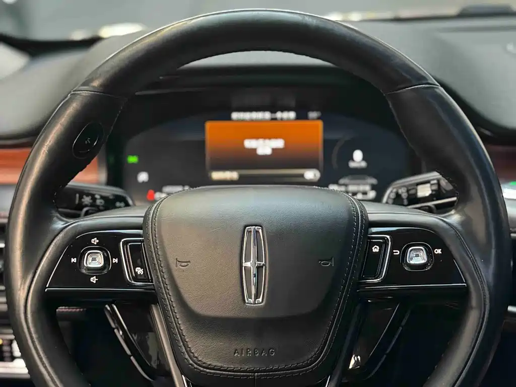 Lincoln Aviator (Import) — миниатюра 16