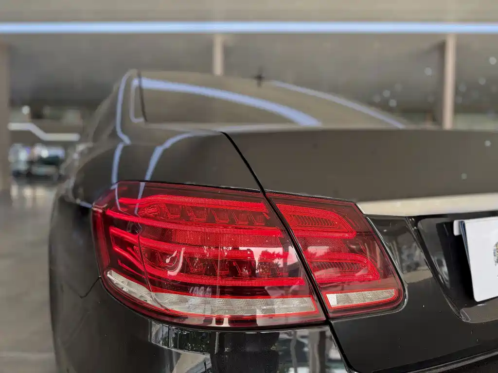 Mercedes-Benz E-Class — миниатюра 14