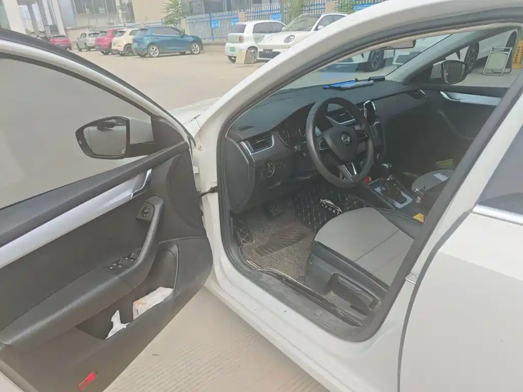 Skoda Octavia — миниатюра 17