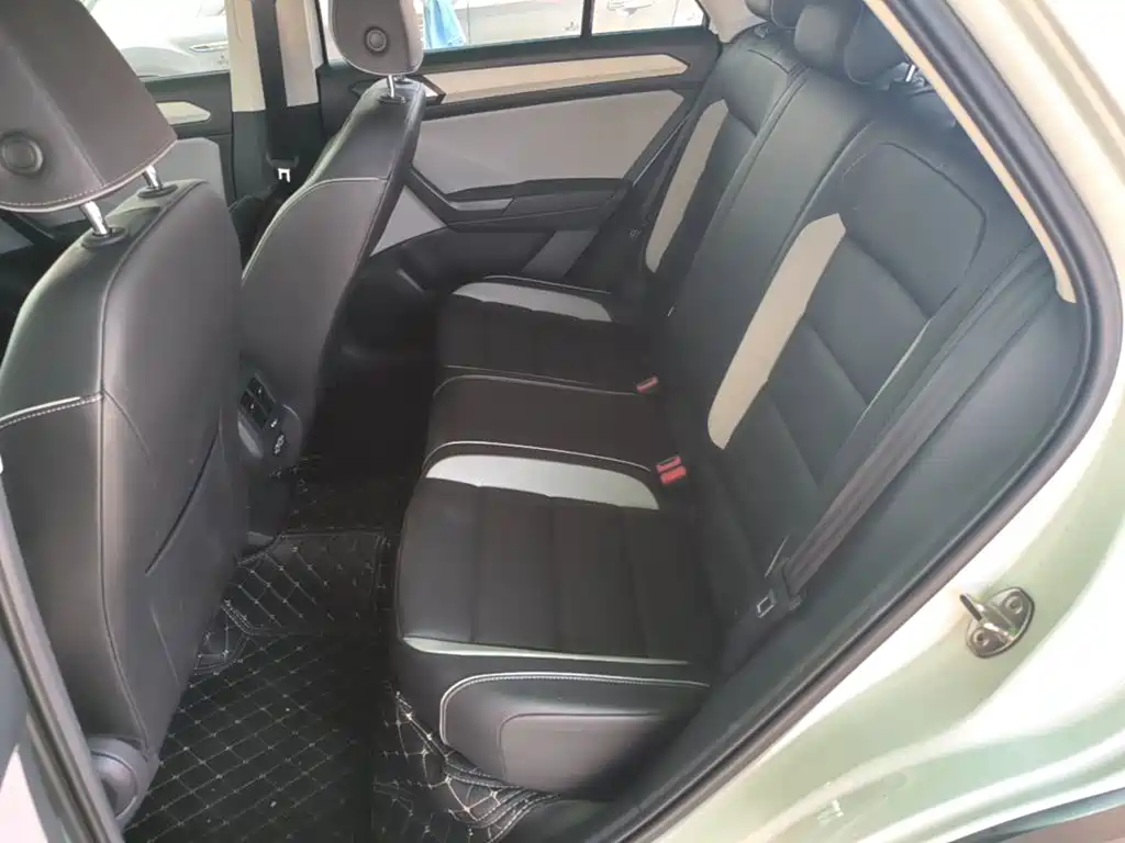 Volkswagen T-Roc — миниатюра 17