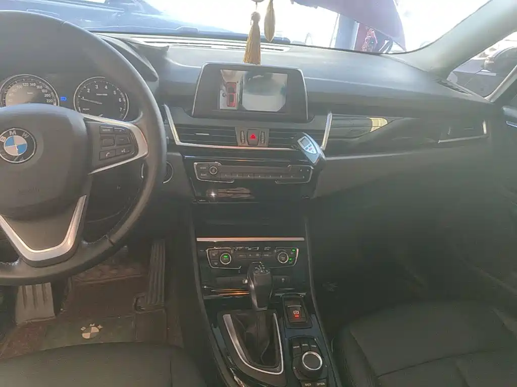 BMW 2 Series Active Tourer — миниатюра 13