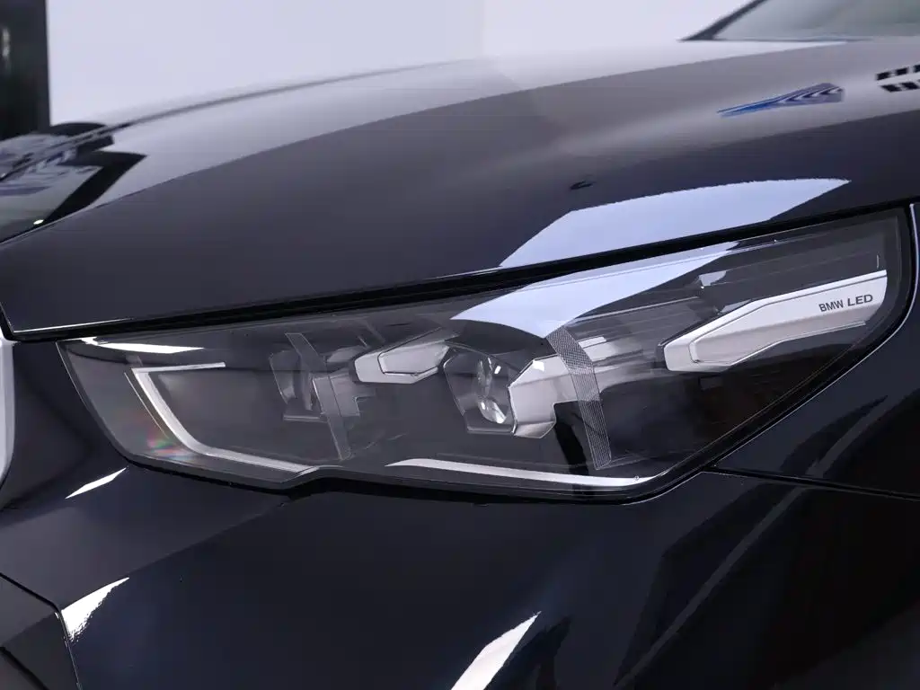 BMW 5 Series — миниатюра 4