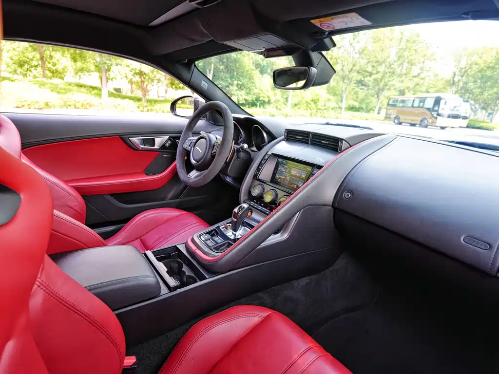 Jaguar F-TYPE — миниатюра 8