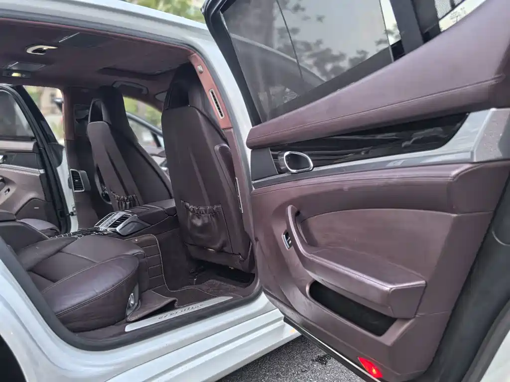 Porsche Panamera — миниатюра 35