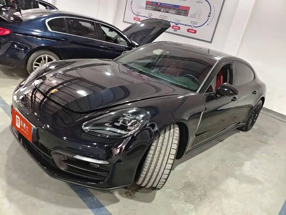 Porsche Panamera 2023