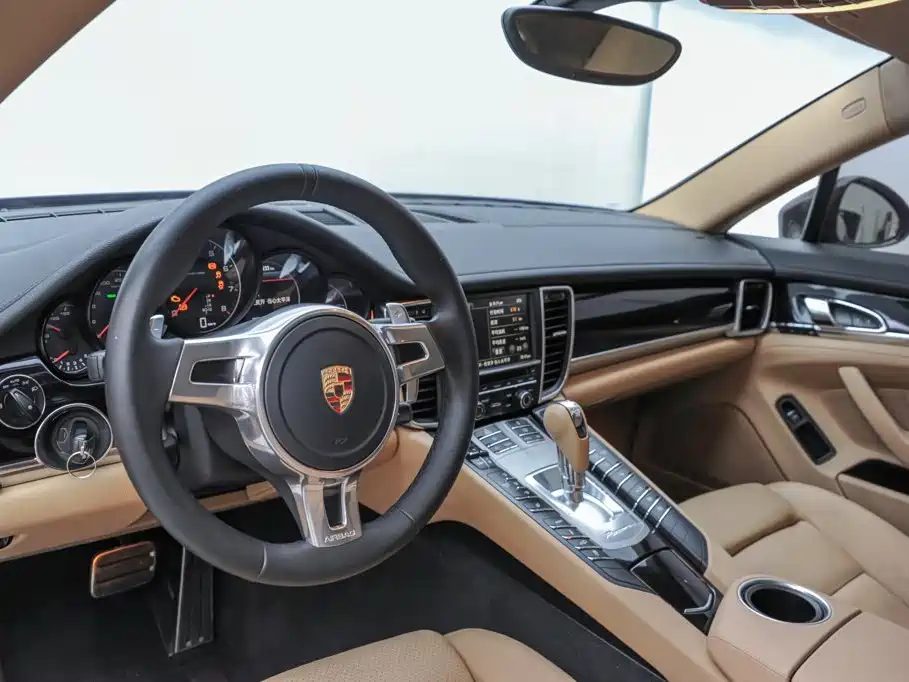 Porsche Panamera — миниатюра 6