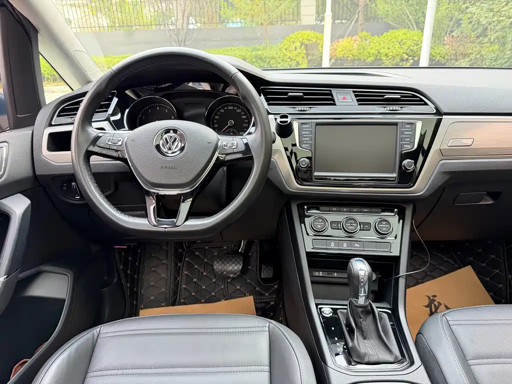 Volkswagen Touran — миниатюра 6