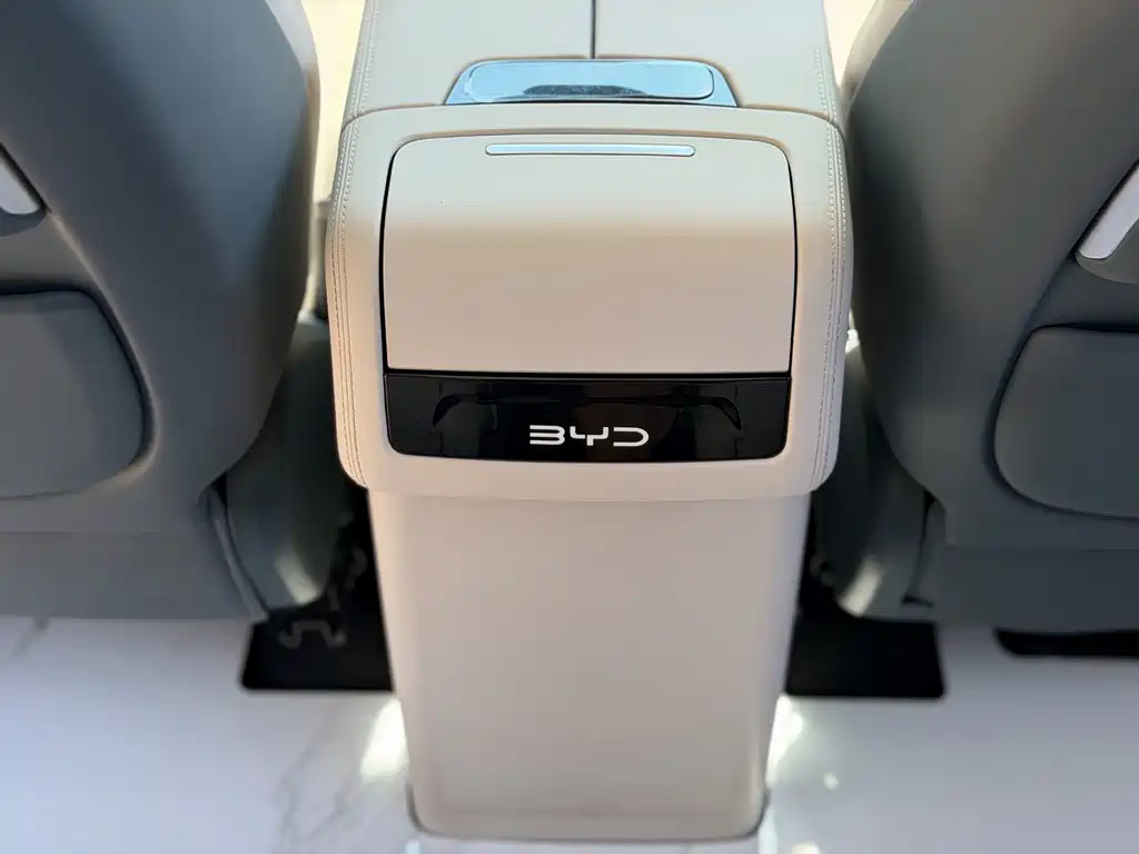 BYD Xia — миниатюра 16
