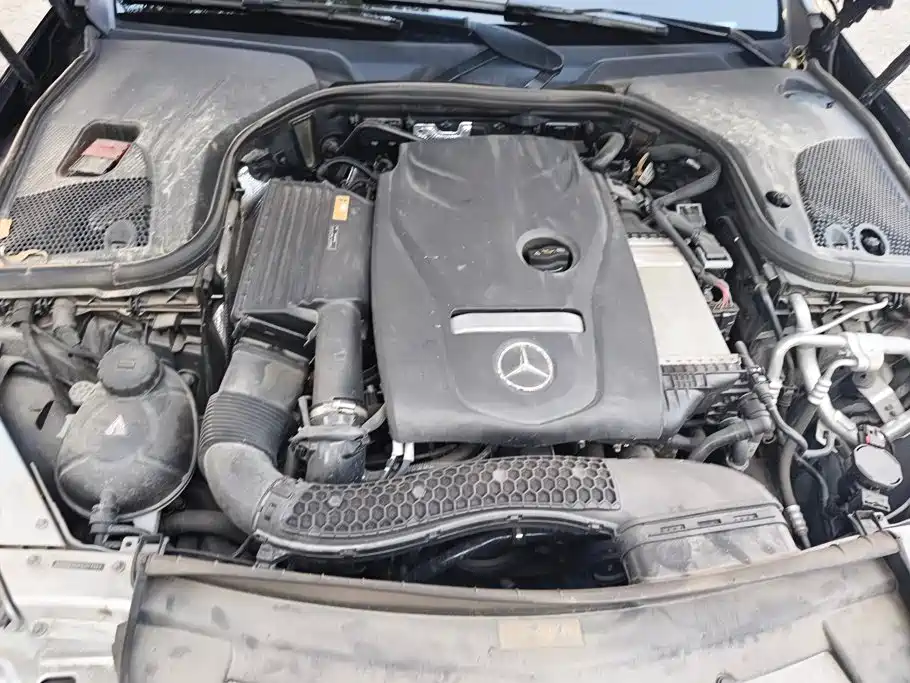 Mercedes-Benz E-Class — миниатюра 9