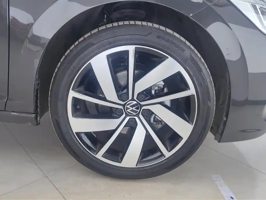 Volkswagen Sagitar 2025 300TSI DSG