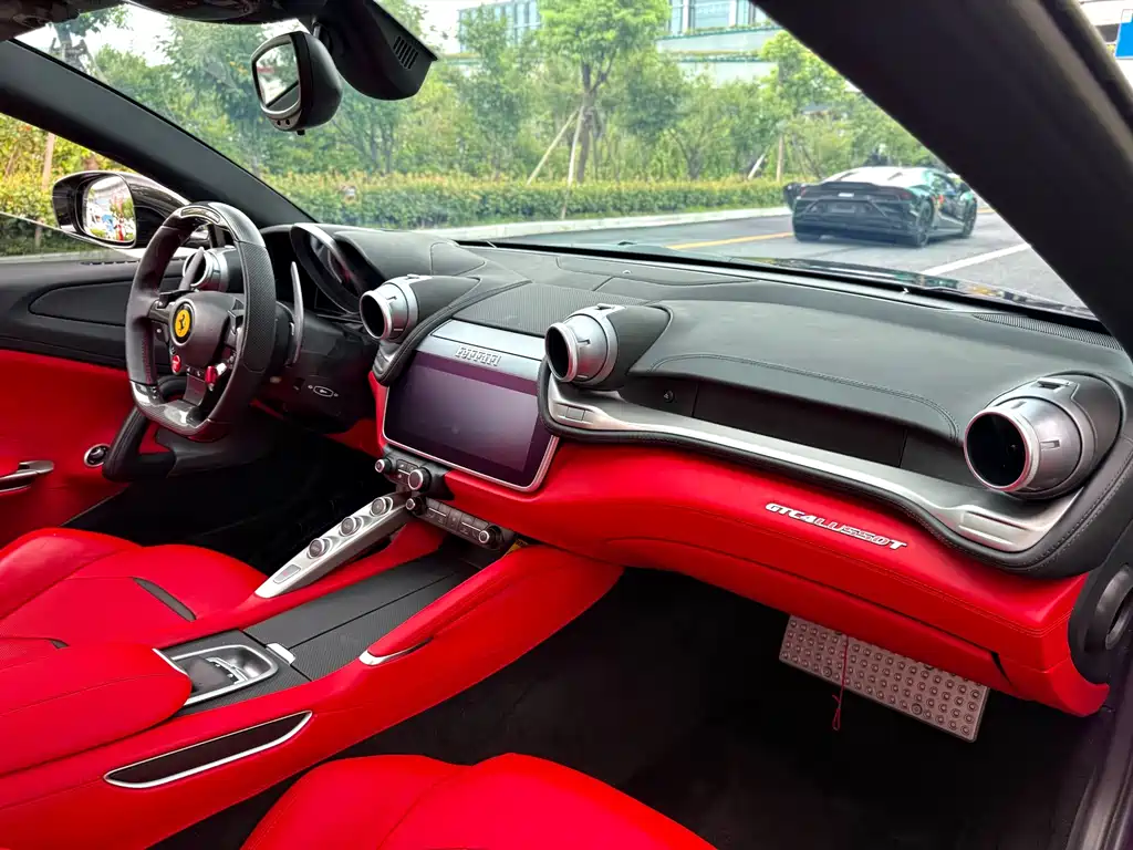 Ferrari GTC4Lusso — миниатюра 6