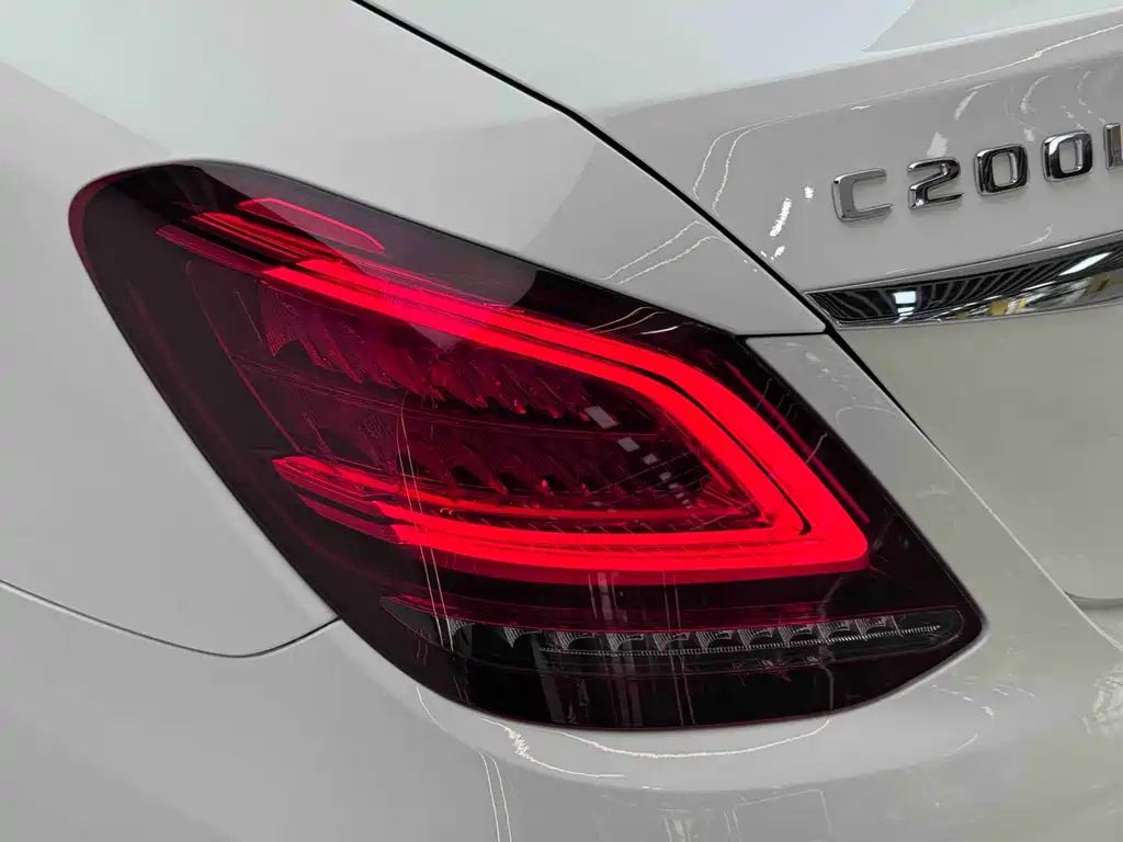 Mercedes-Benz C-Class — миниатюра 14