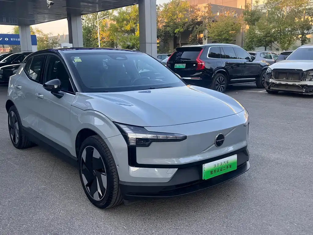 Volvo EX30 — миниатюра 2