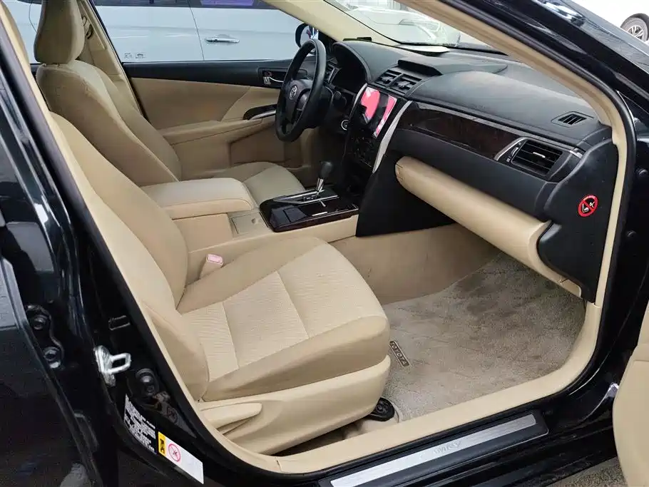 Toyota Camry 2015 2.0E Elite