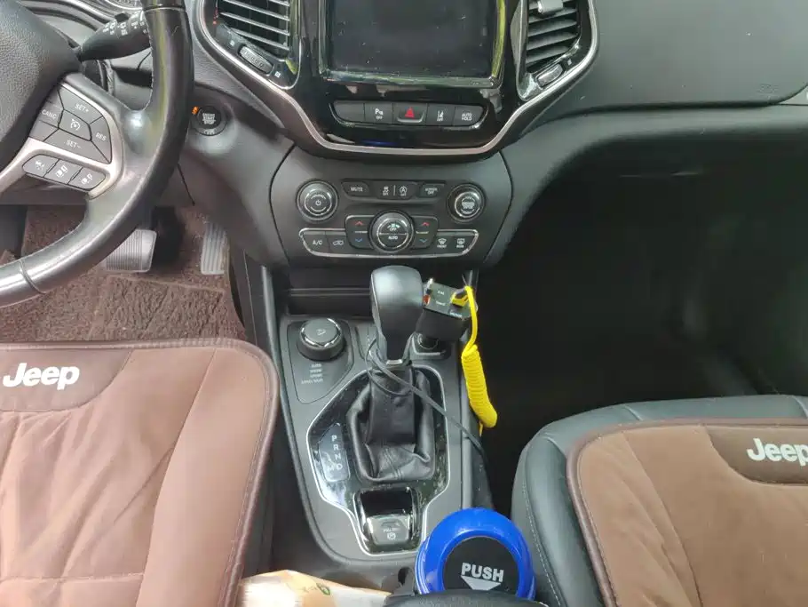 Jeep Cherokee — миниатюра 16