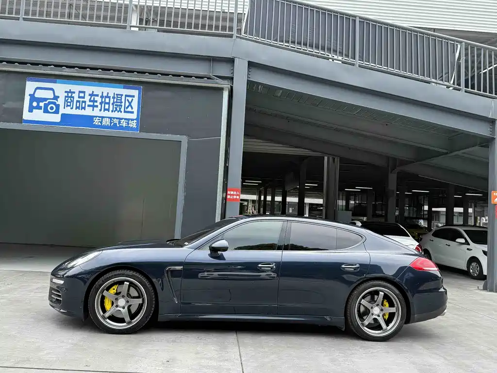 Porsche Panamera 2014 Panamera 4 3.0T