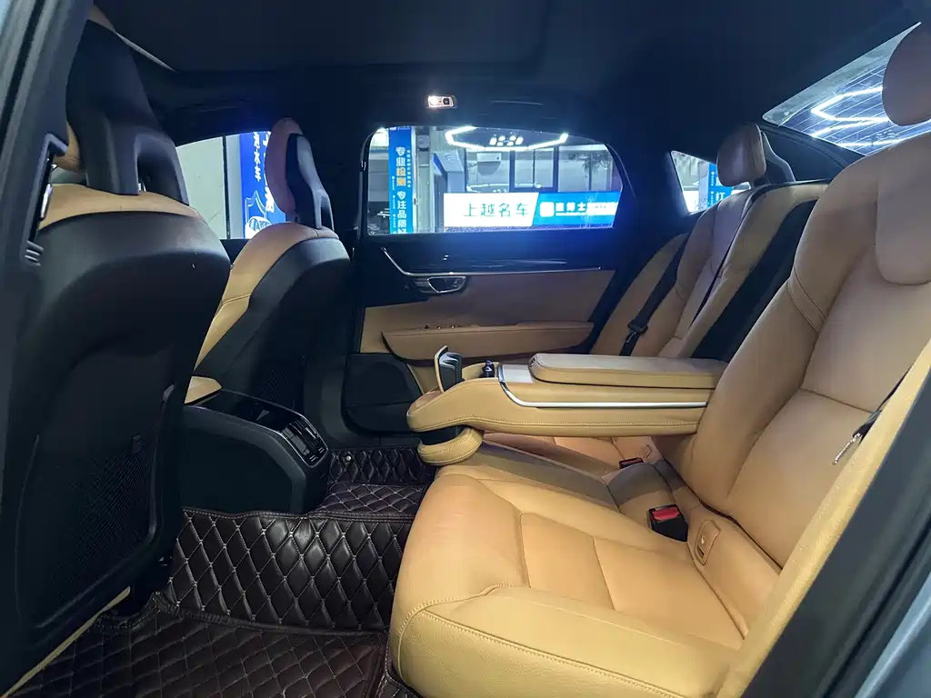Volvo S90 — миниатюра 10