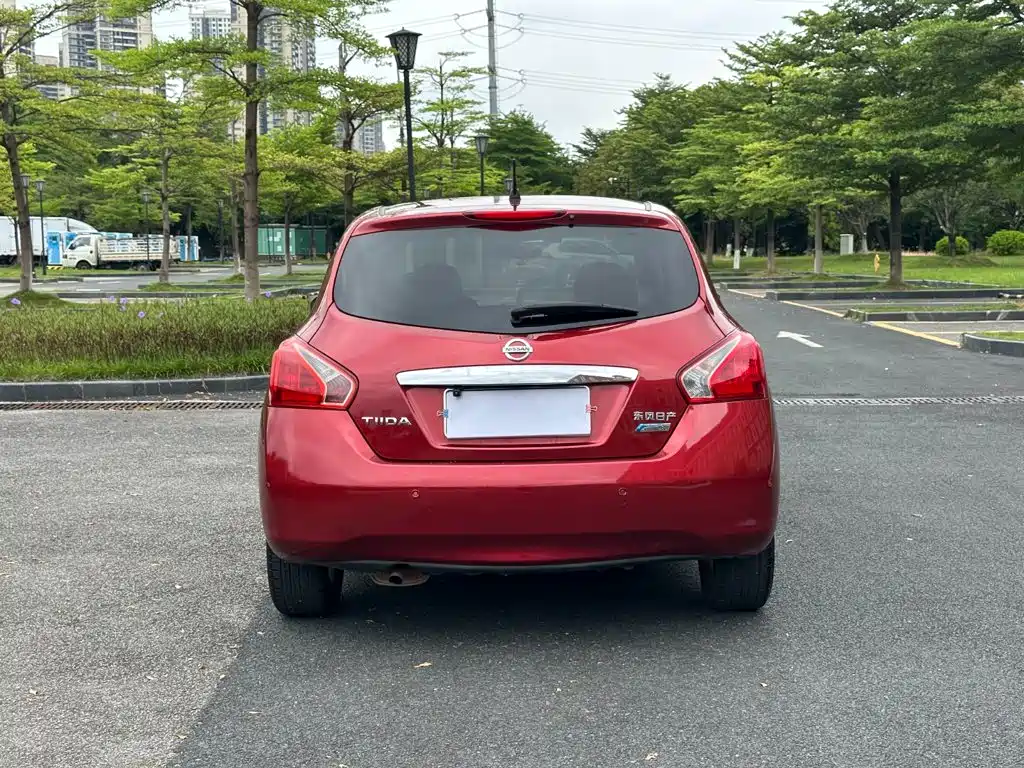 Nissan Tiida — миниатюра 13
