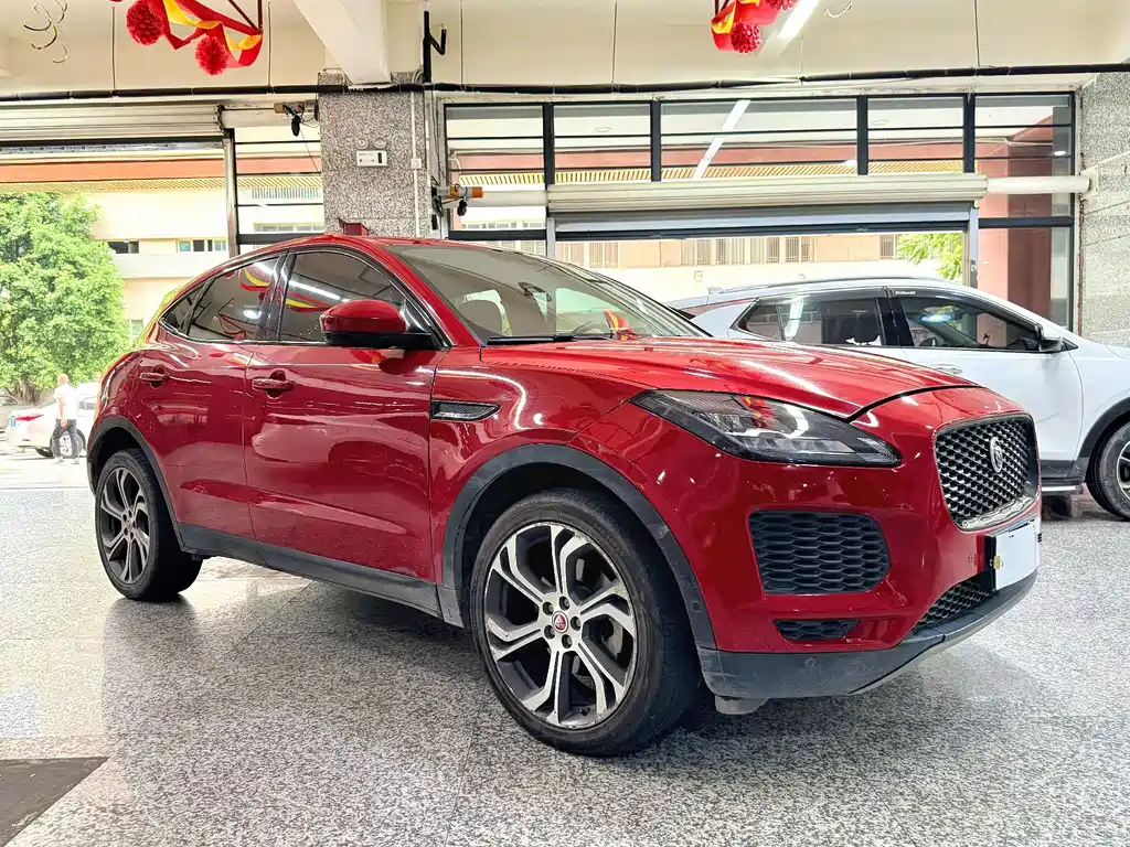 Jaguar E-PACE — миниатюра 3