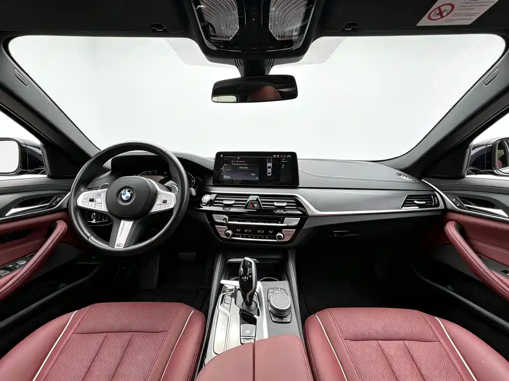 BMW 5 Series — миниатюра 7