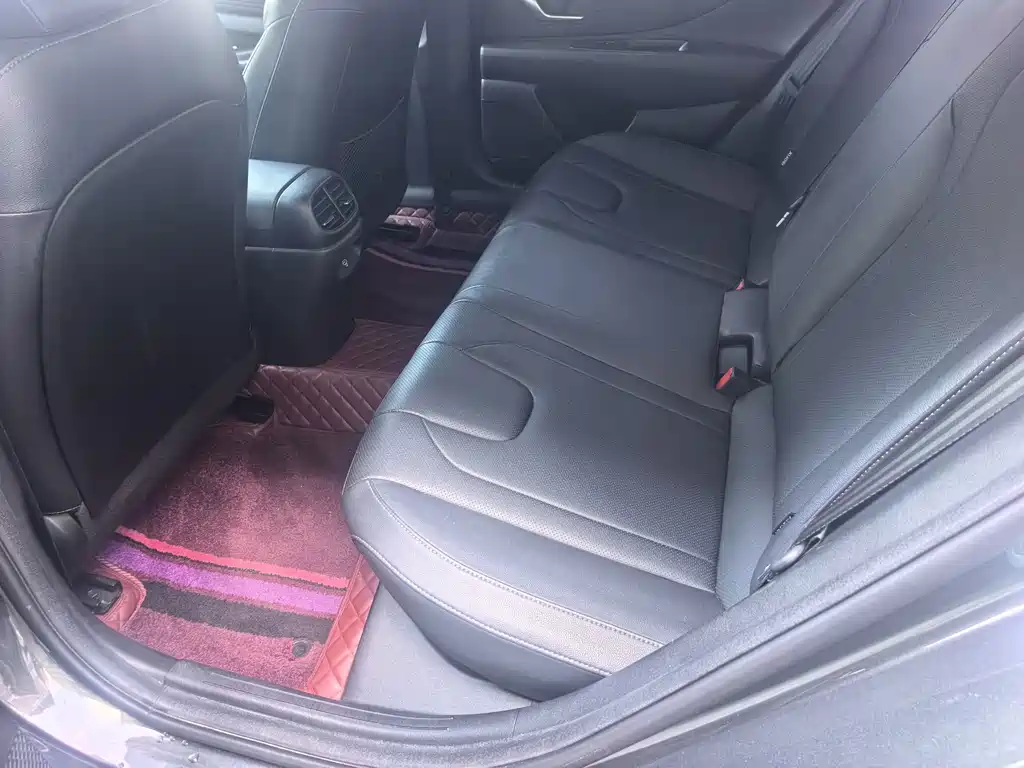 Hyundai Elantra — миниатюра 8