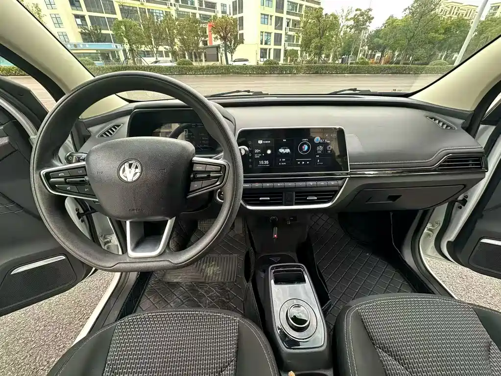 Dongfeng EV YOUNG Guang Xiaoxin — миниатюра 8