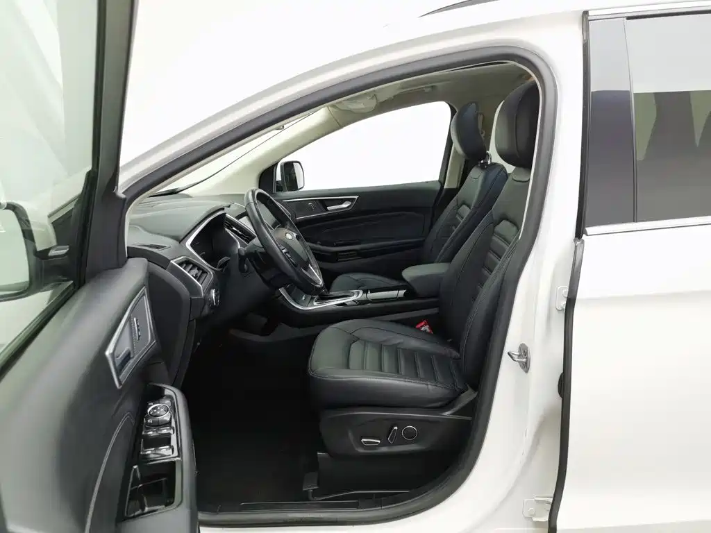 Ford Edge — миниатюра 10