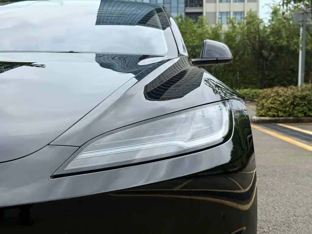 Tesla Model 3 — миниатюра 13