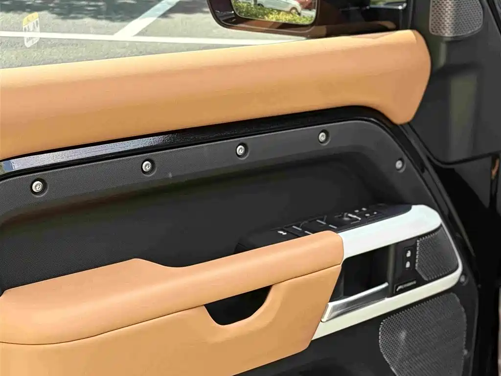 Land Rover Defender — миниатюра 13