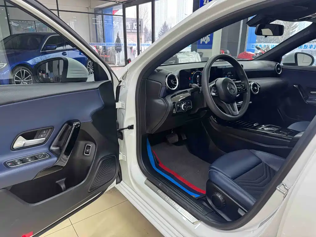 MERCEDES-BENZ A CLASS