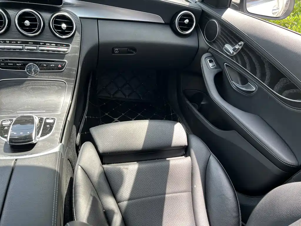 Mercedes-Benz C-Class — миниатюра 20