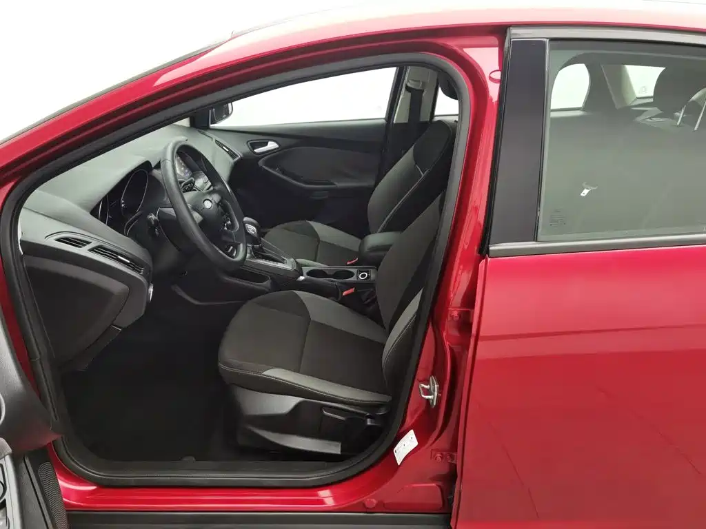 Ford Focus — миниатюра 10
