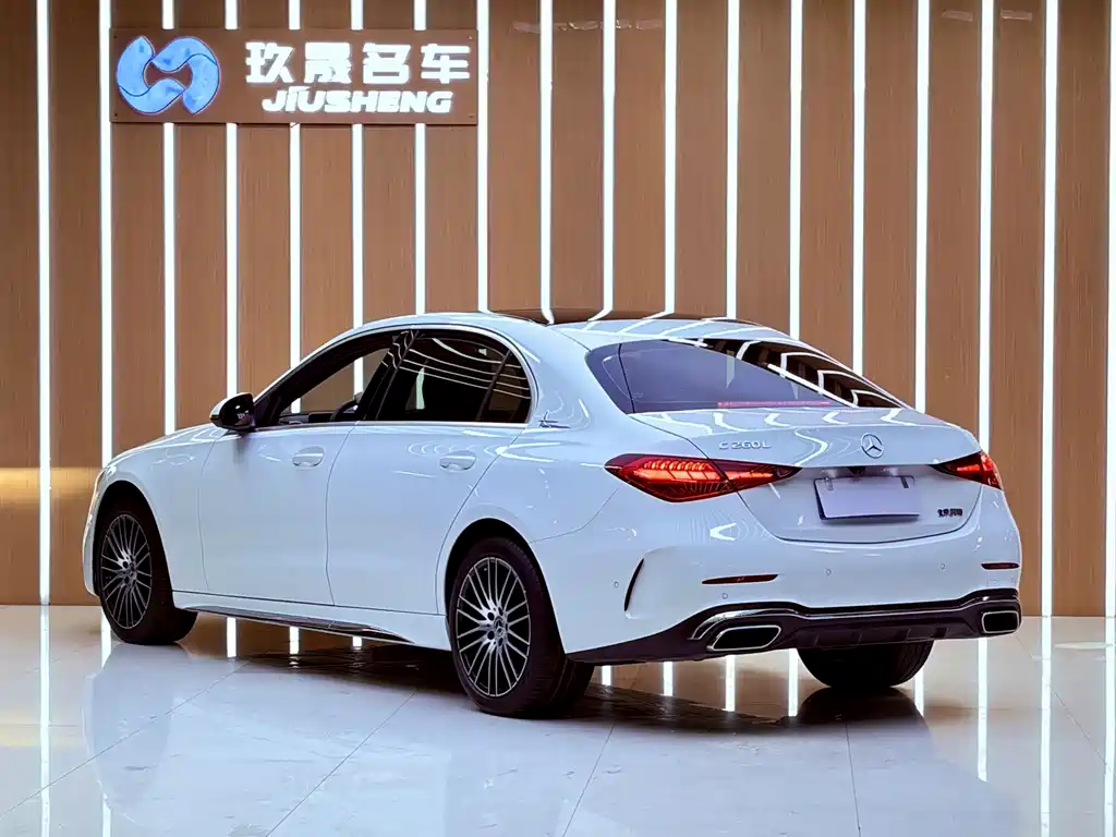 Mercedes-Benz C-Class — миниатюра 14