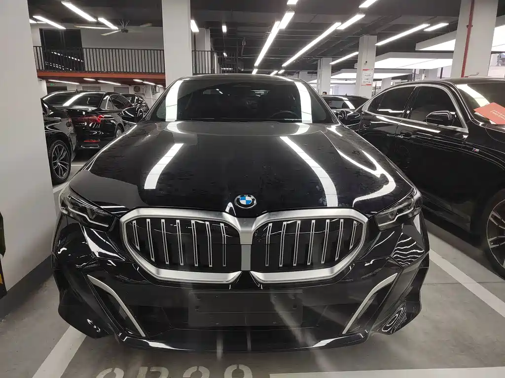 BMW 5 Series — миниатюра 2