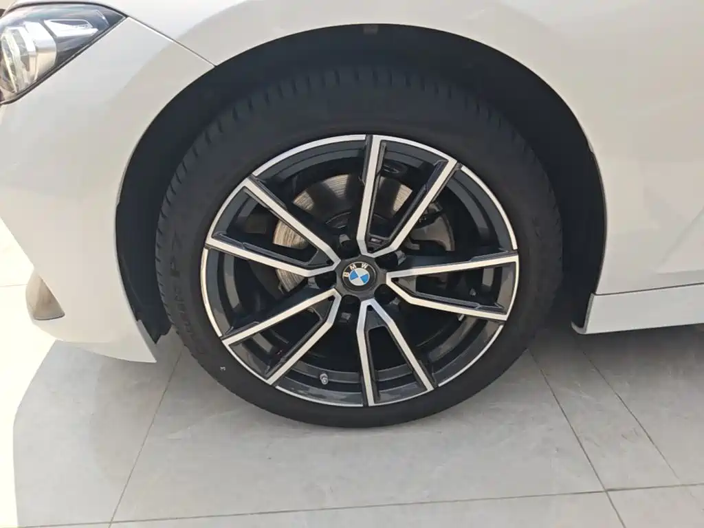 BMW 3 Series — миниатюра 23