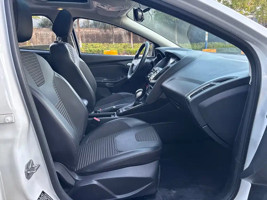 Ford Focus — миниатюра 16