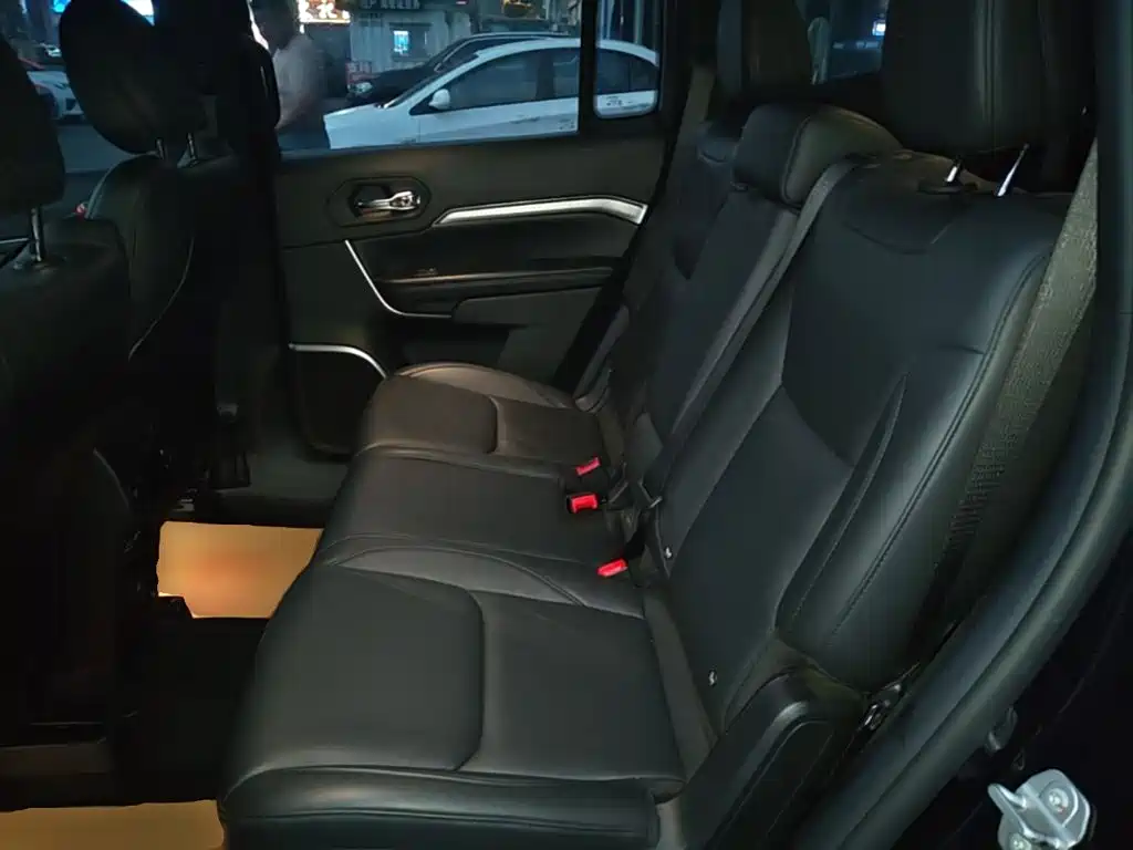 Jeep Grand Commander — миниатюра 17