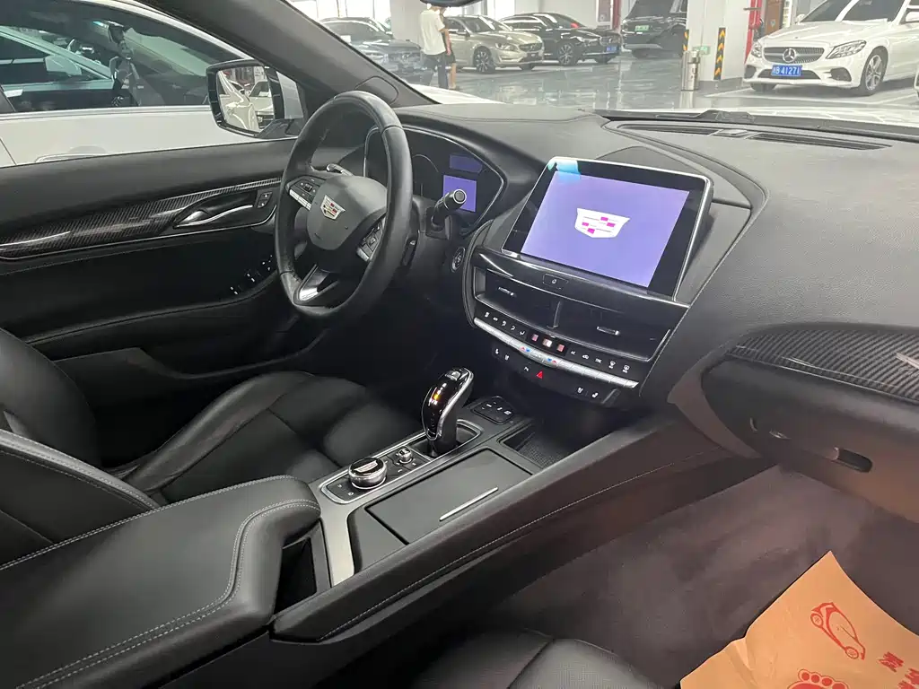 Cadillac CT5 — миниатюра 5