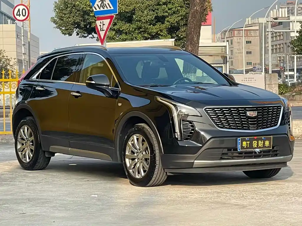 CADILLAC XT4