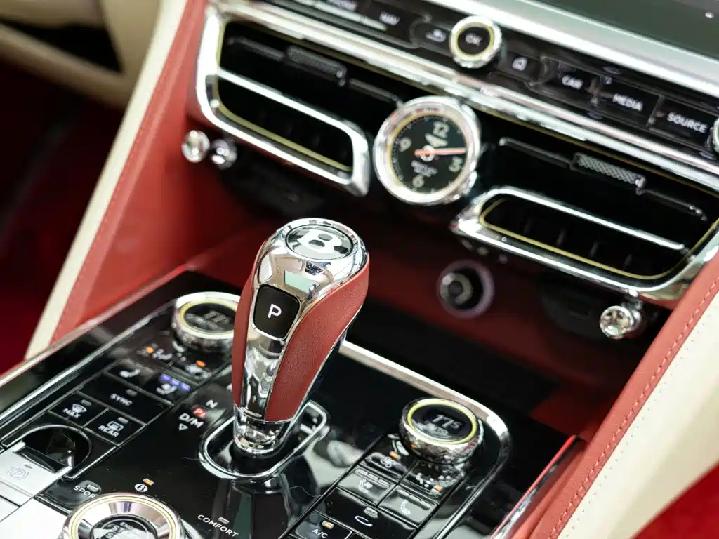 Bentley Flying Spur — миниатюра 19