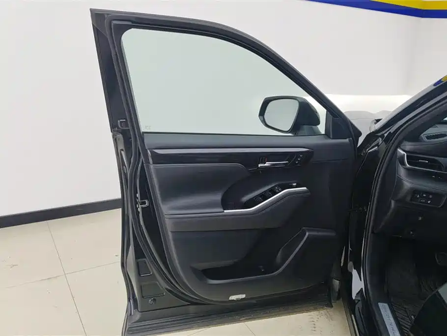 Toyota Crown Kluger 2022 2.5L HEV Flagship