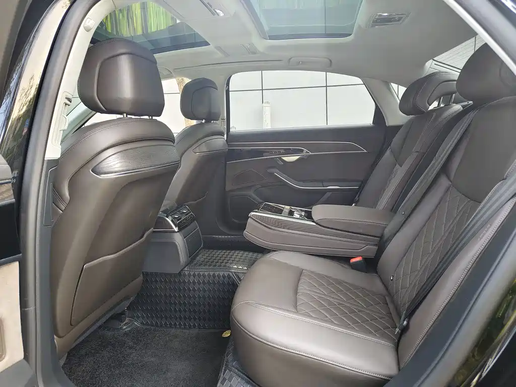Audi A8 2024 A8L 50 TFSI quattro Premium