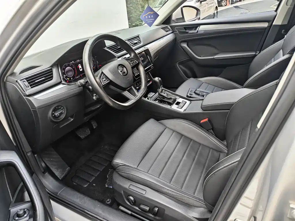 Skoda Superb — миниатюра 4