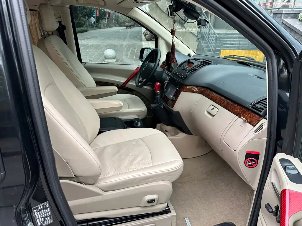 Mercedes-Benz Viano — миниатюра 27
