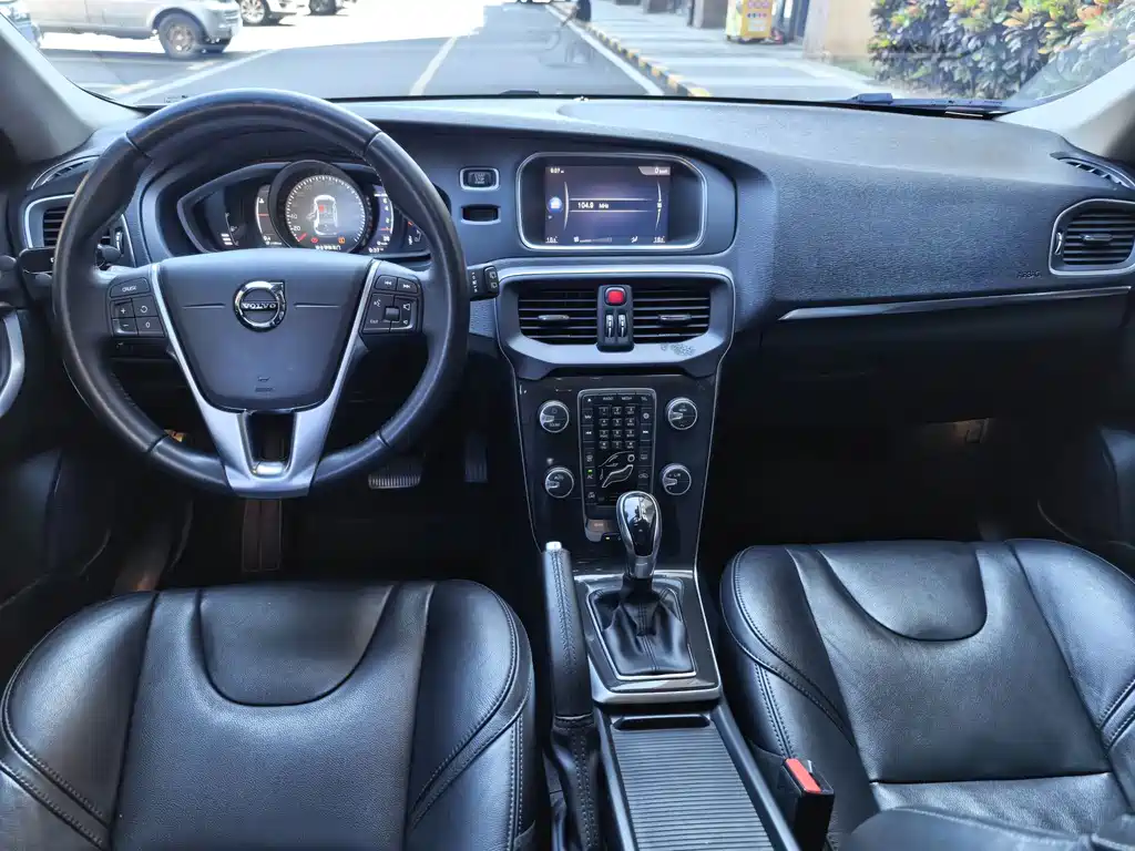 Volvo V40 — миниатюра 7