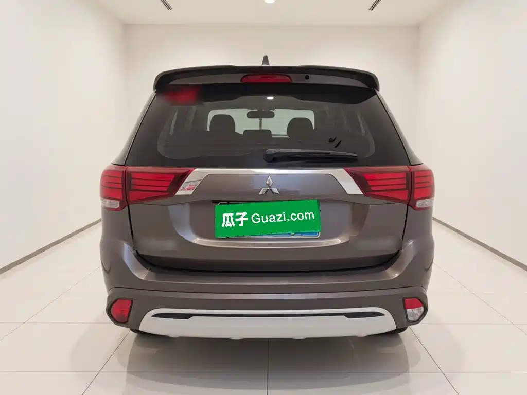 Mitsubishi Outlander — миниатюра 5