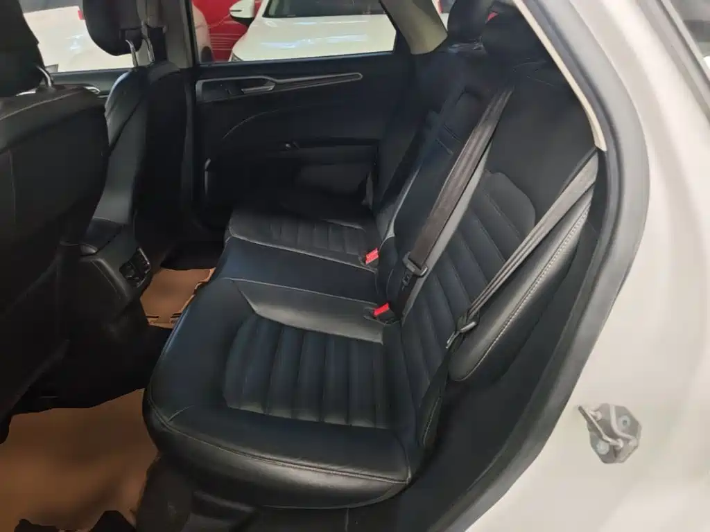 Ford Mondeo — миниатюра 17