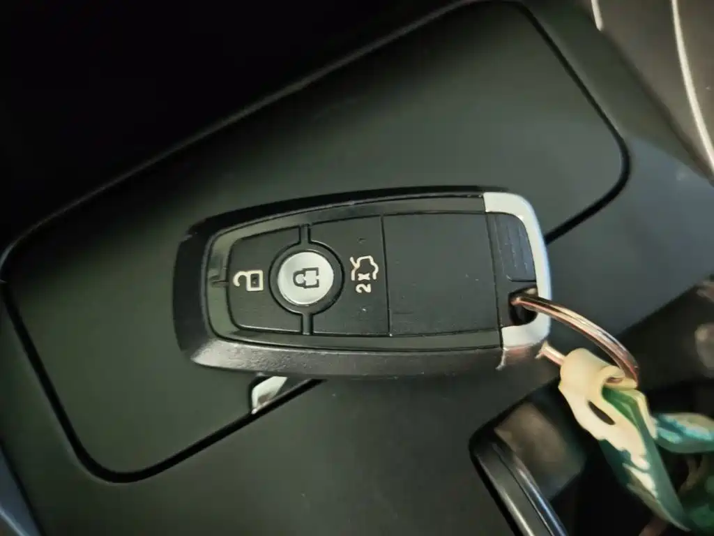 Ford Mondeo — миниатюра 9